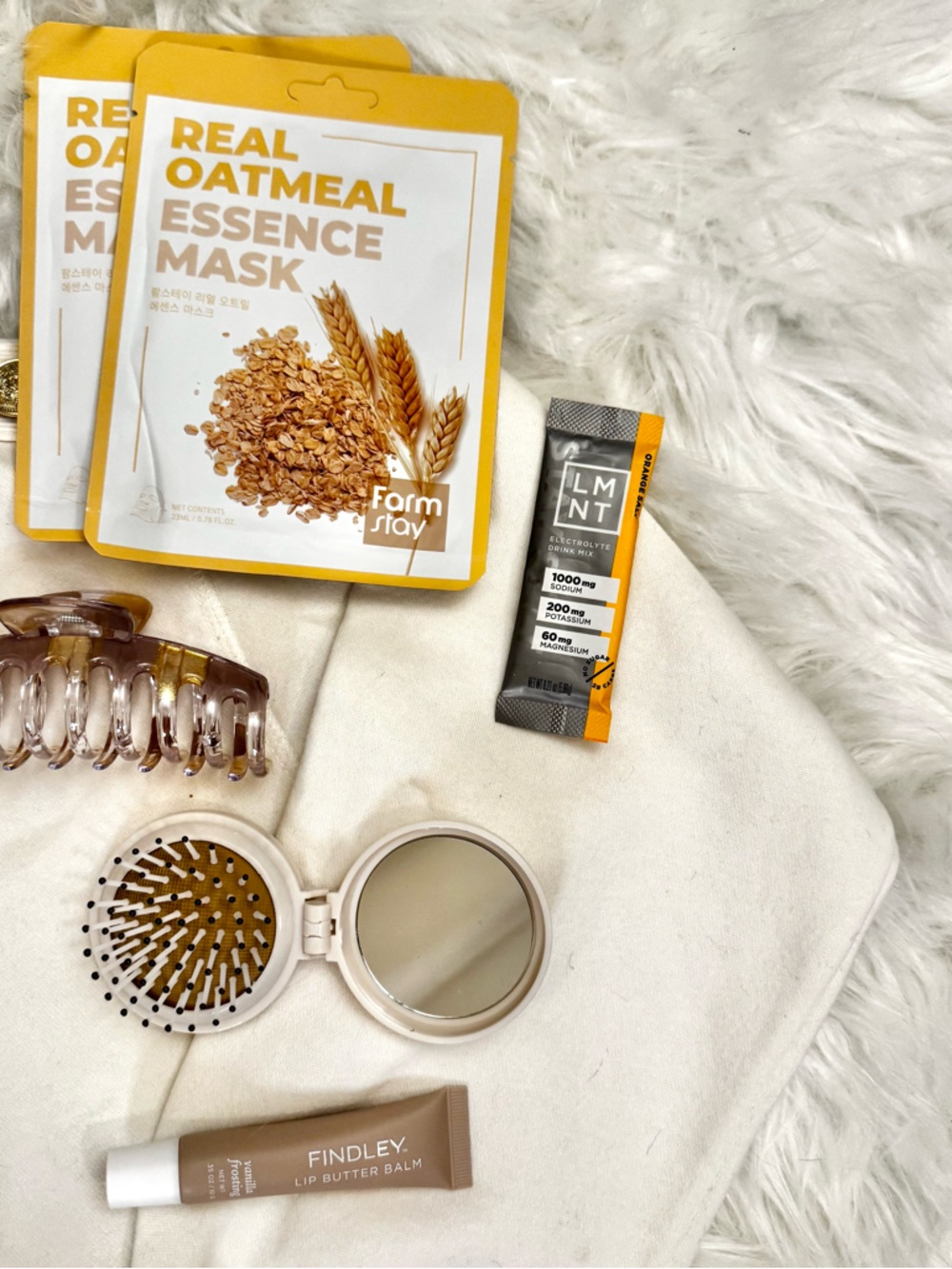 Paris Lounge Travel Bundle | H&M Sweatshirt Small+Self Care & Travel Essentials - Picture 4 of 16